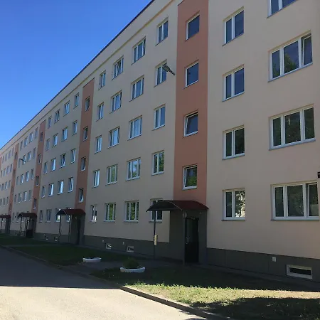 Tammsaare 28 * Pärnu